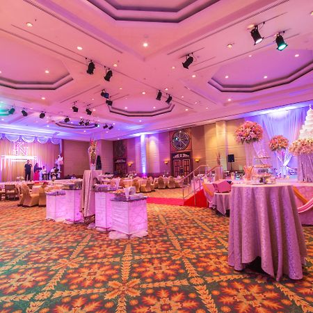 Golden Tulip Sovereign Hotel Bangkok Ngoại thất bức ảnh