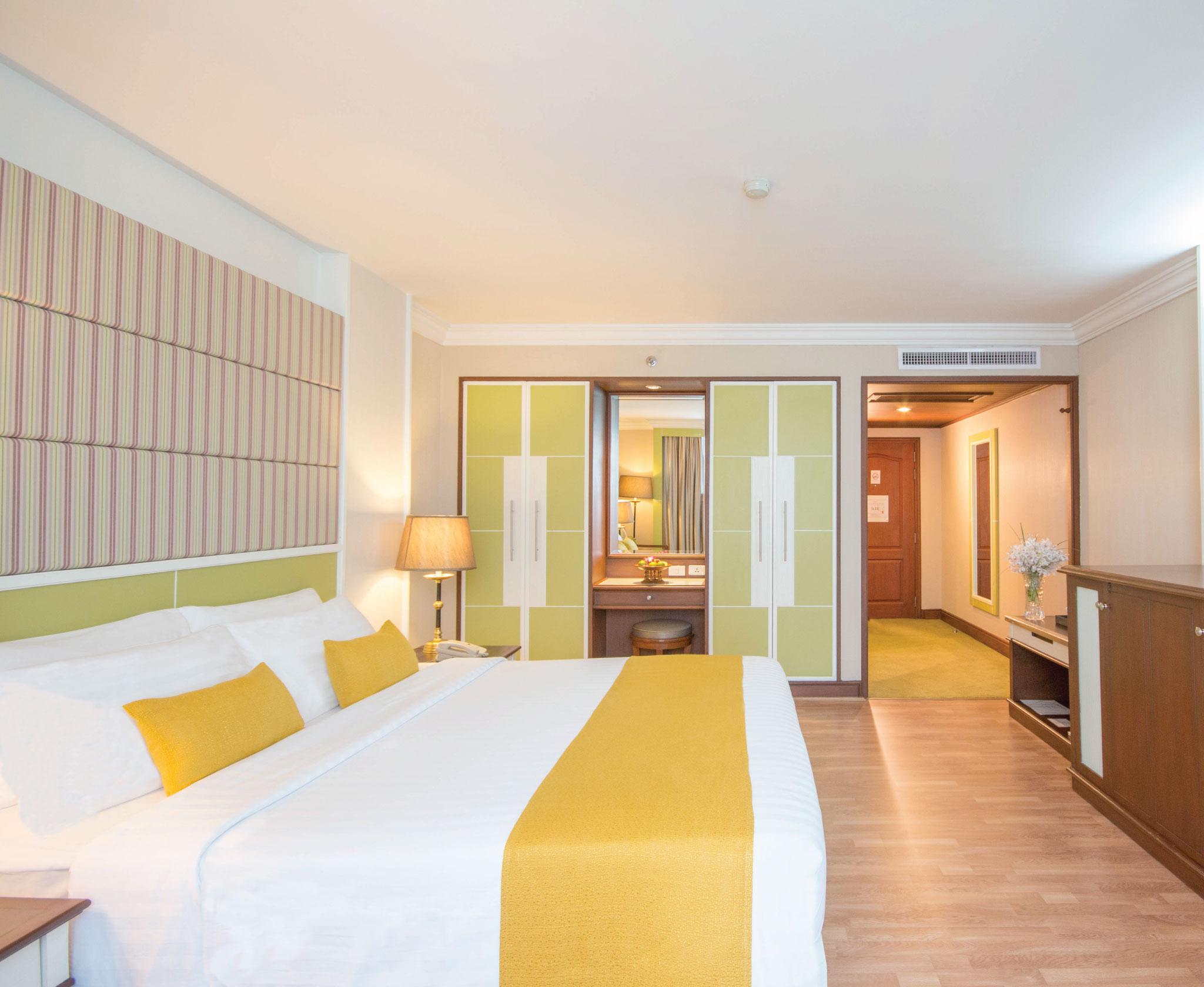 Golden Tulip Sovereign Hotel Bangkok Ngoại thất bức ảnh