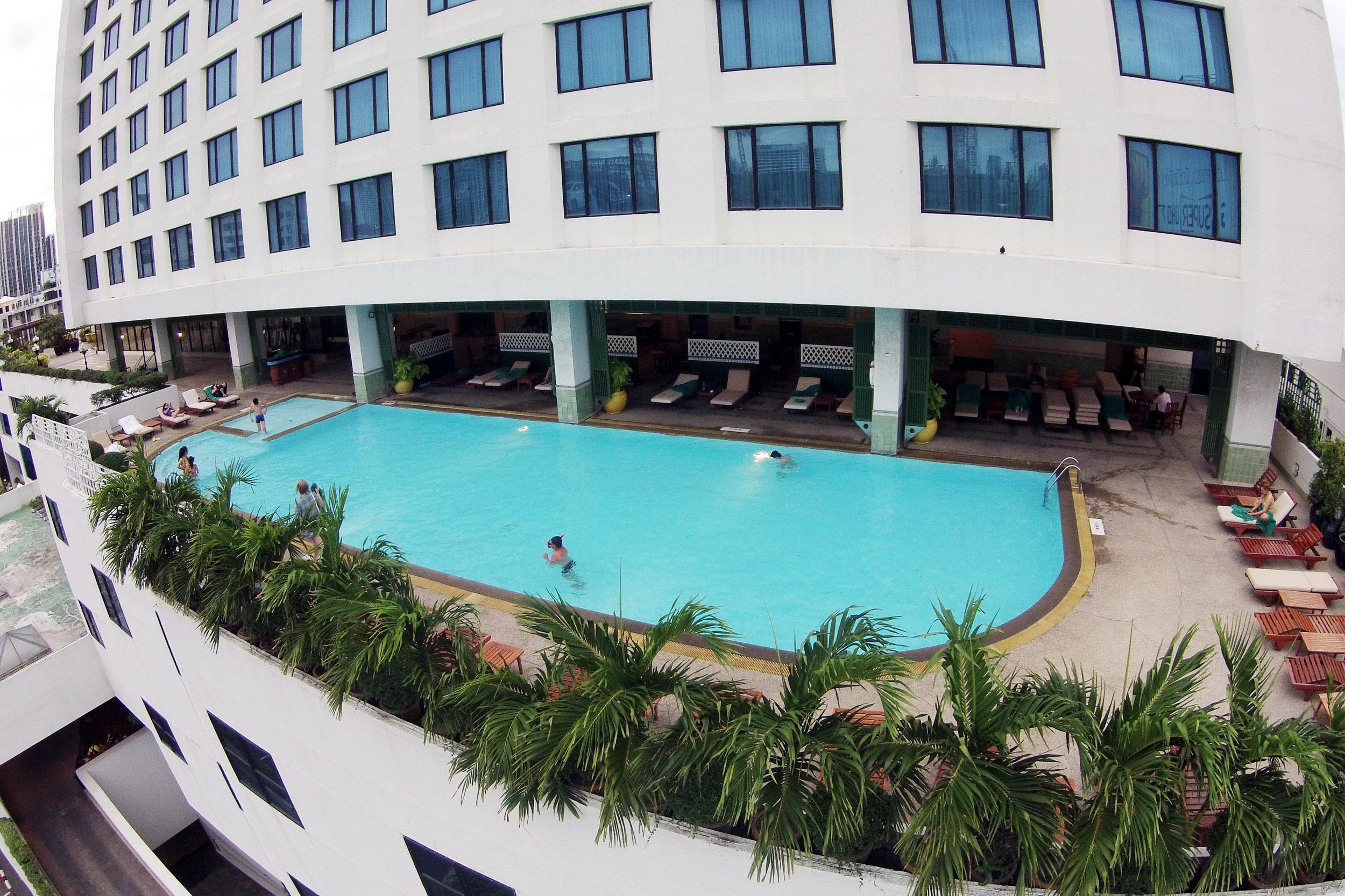 Golden Tulip Sovereign Hotel Bangkok Ngoại thất bức ảnh