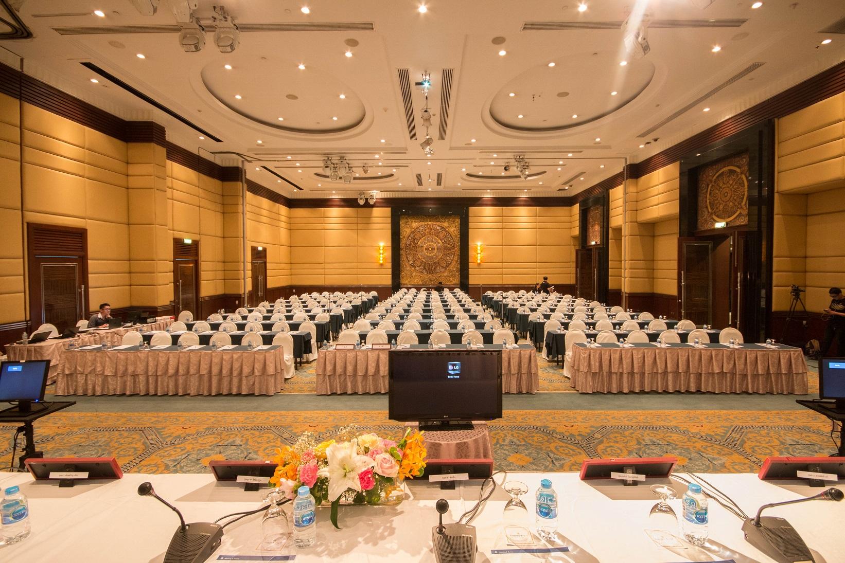 Golden Tulip Sovereign Hotel Bangkok Ngoại thất bức ảnh