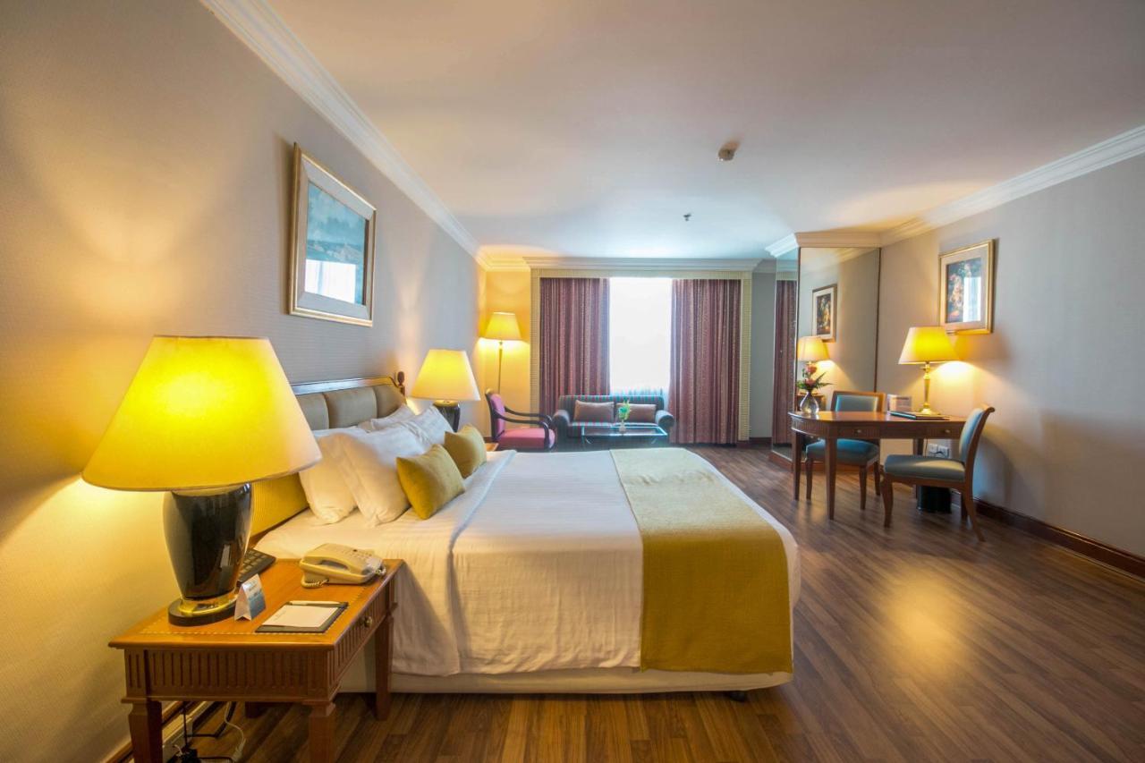 Golden Tulip Sovereign Hotel Bangkok Ngoại thất bức ảnh