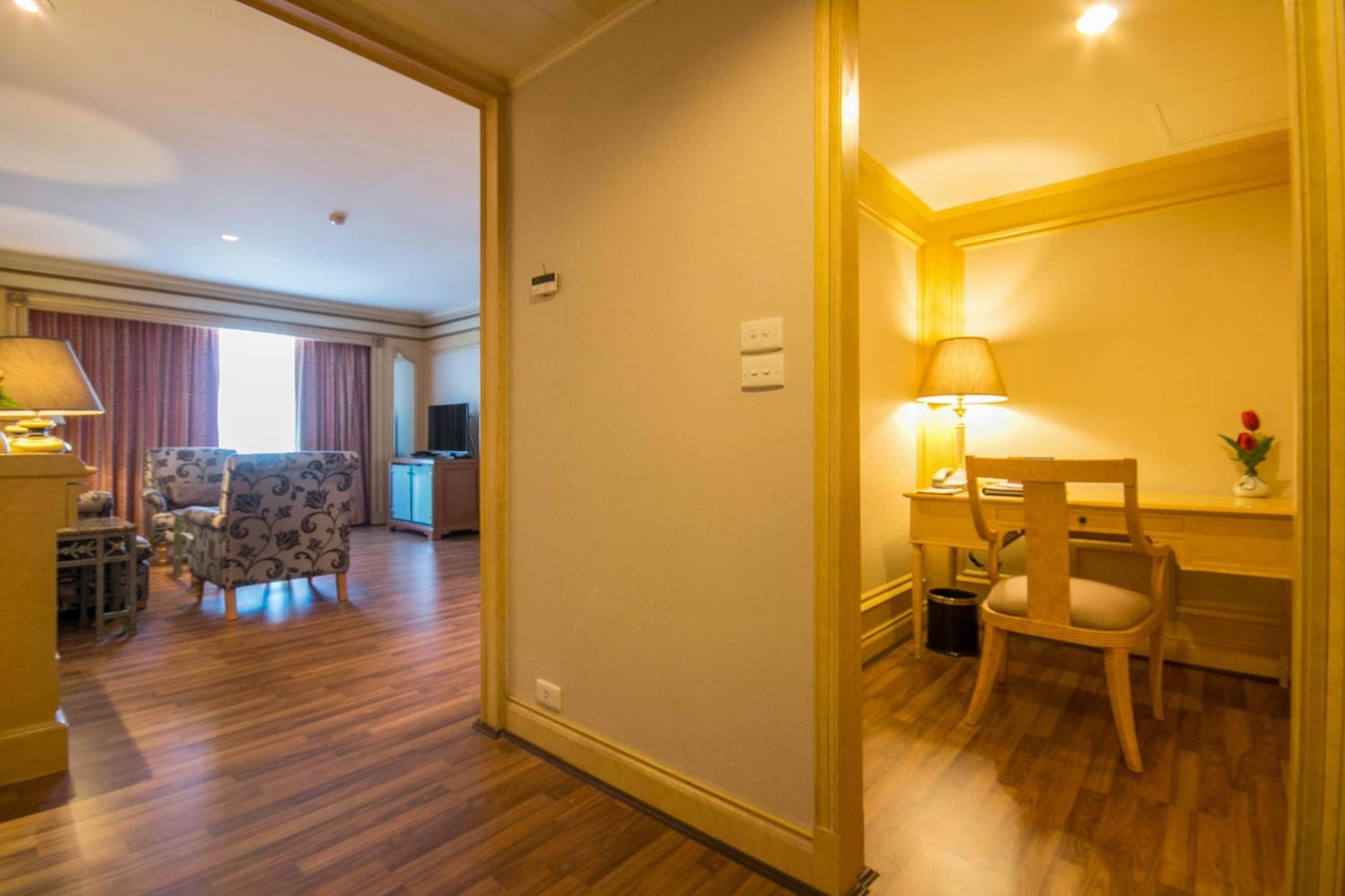 Golden Tulip Sovereign Hotel Bangkok Ngoại thất bức ảnh