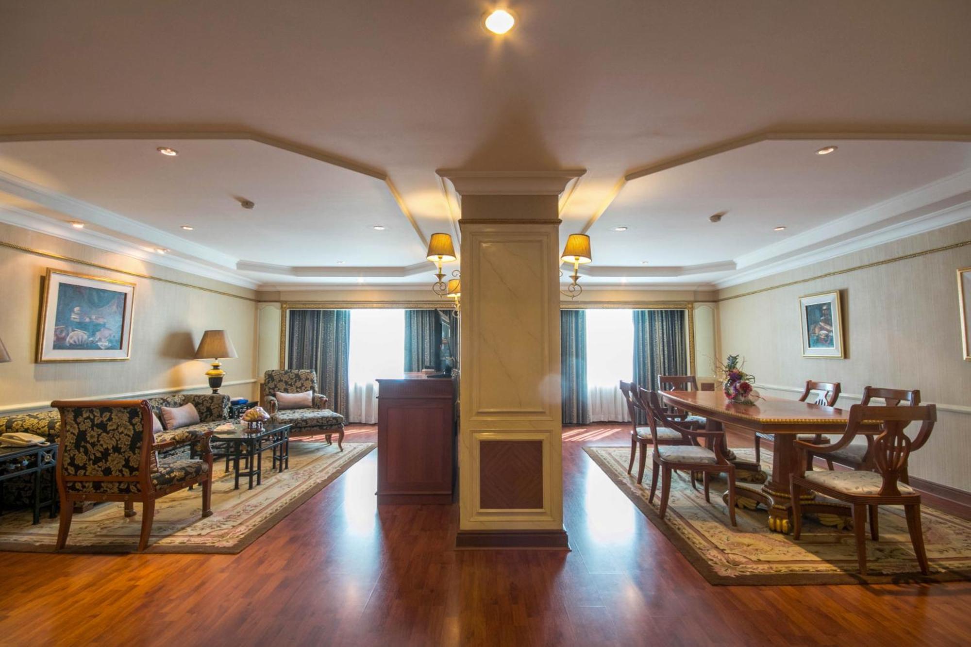 Golden Tulip Sovereign Hotel Bangkok Ngoại thất bức ảnh