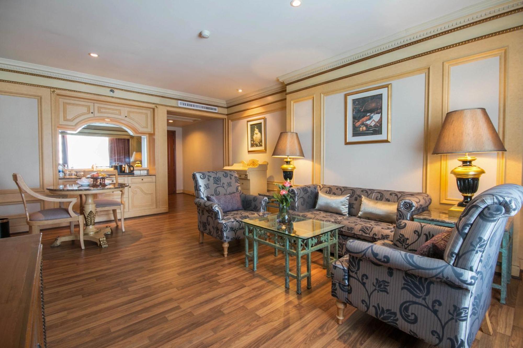 Golden Tulip Sovereign Hotel Bangkok Ngoại thất bức ảnh